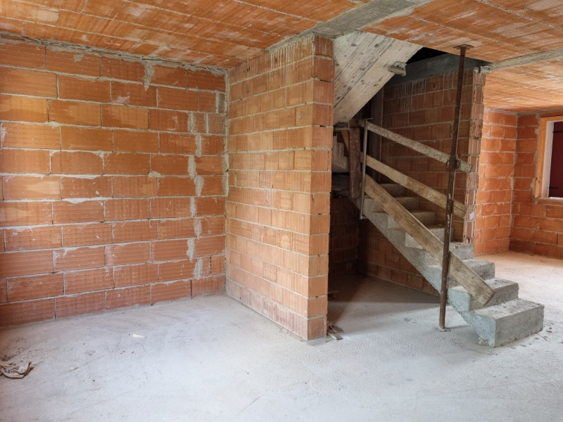 ALBETTONE: Sita in quartiere residenziale ad Albettone, comoda al centro, proponiamo Porzione Cen...