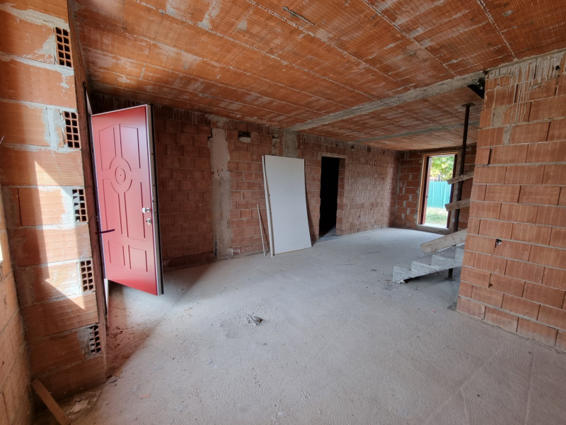 ALBETTONE: Sita in quartiere residenziale ad Albettone, comoda al centro, proponiamo Porzione Cen...