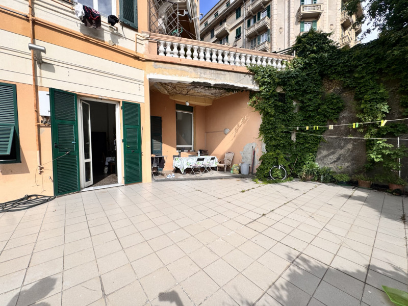 Genova Affitto Appartamento trilocale