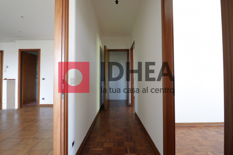 FONTANE DI VILLORBA
RIF:"APV16"

L'agenzia IDHEA di Villorba propone appartamento tricamere e dop...