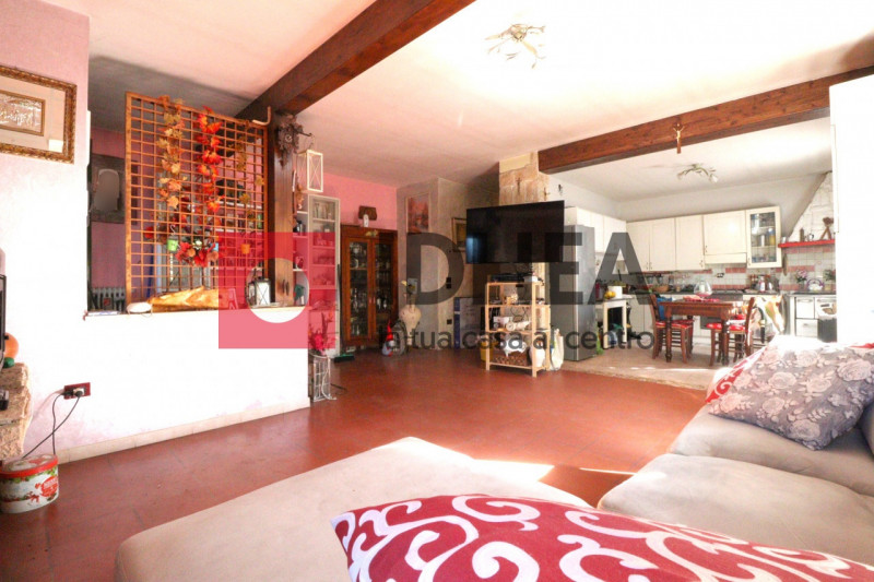 BIFAMILIARE CON GIARDINO RIF. "AVV4"

L'agenzia immobiliare Idhea ha il piacere di proporvi bifam...