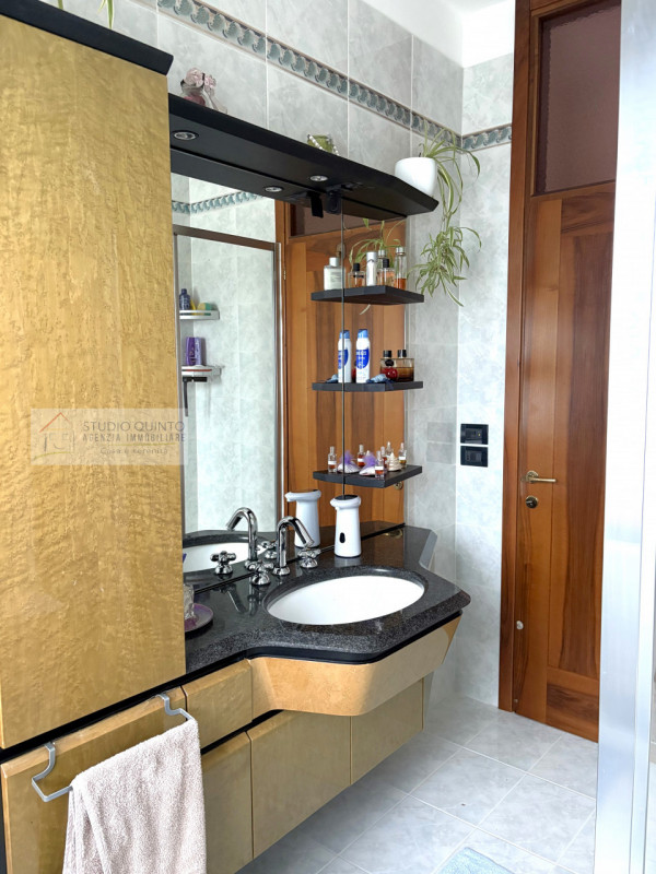 Unità abitativa al primo piano inserita all'interno di una piccola palazzina, ideale per chi cerc...