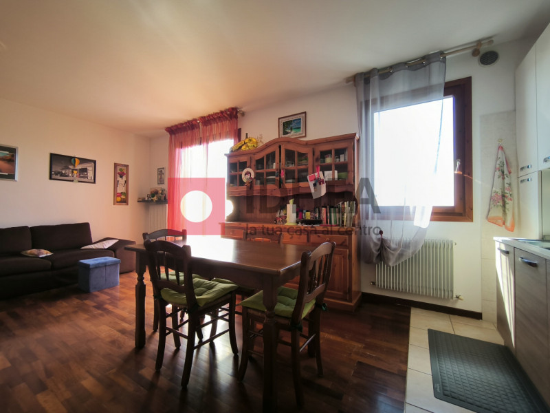 SILEA: CENDON

In piacevole contesto residenziale, nel cuore di Cendon, proponiamo in vendita app...