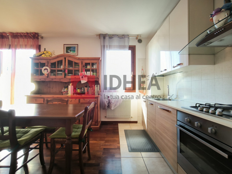 SILEA: CENDON

In piacevole contesto residenziale, nel cuore di Cendon, proponiamo in vendita app...