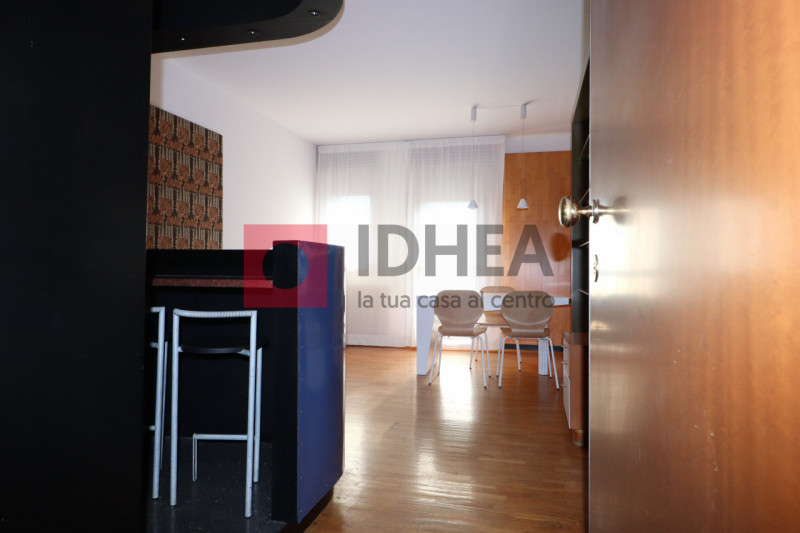 SILEA: SILEA CENTRO

In zona centralissima affittasi mini appartamento del '90 al secondo piano c...