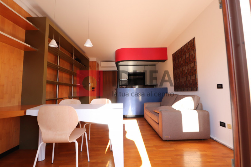 SILEA: SILEA CENTRO

In zona centralissima affittasi mini appartamento del '90 al secondo piano c...