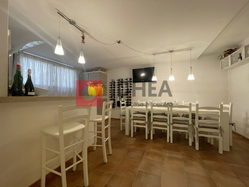 SILEA: LANZAGO

Nel cuore della tranquilla e ricercata zona residenziale di Lanzago proponiamo in...