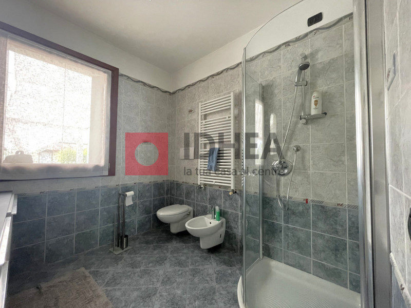 SILEA: LANZAGO

Nel cuore della tranquilla e ricercata zona residenziale di Lanzago proponiamo in...