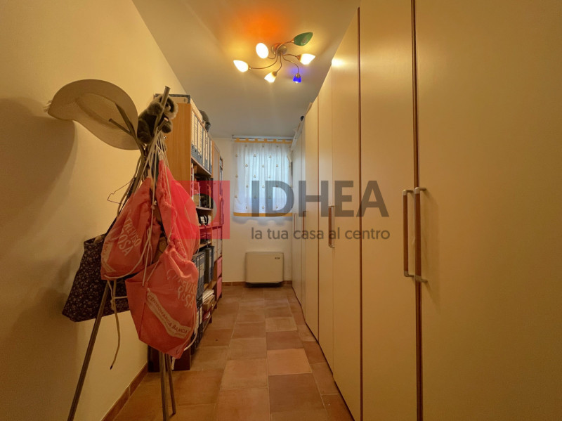 SILEA: LANZAGO

Nel cuore della tranquilla e ricercata zona residenziale di Lanzago proponiamo in...