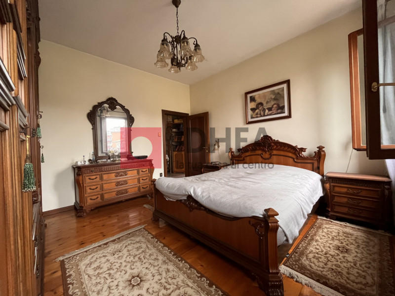 In posizione centralissima a Lanzago, nel comune di Silea, proponiamo in vendita una casa singola...