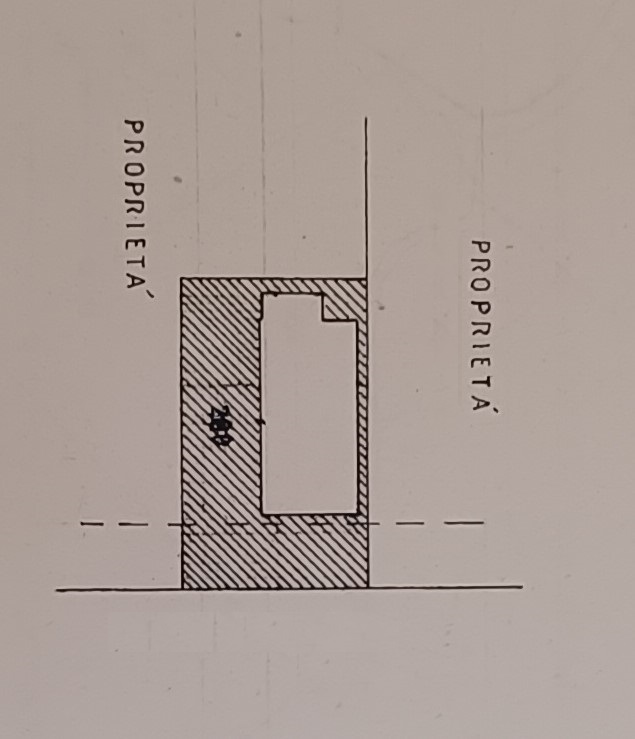 In posizione centralissima a Lanzago, nel comune di Silea, proponiamo in vendita una casa singola...