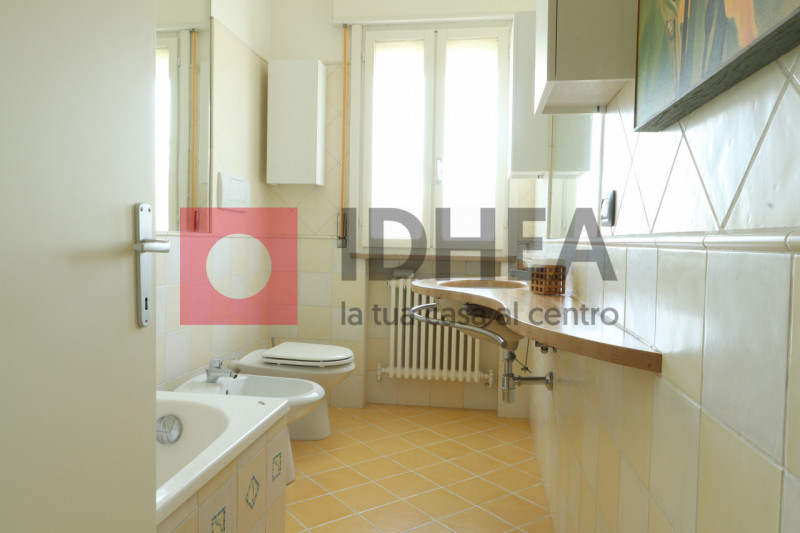 CARBONERA: MIGNAGOLA

Nel centro del paese affittassi appartamento due camere al piano primo senz...