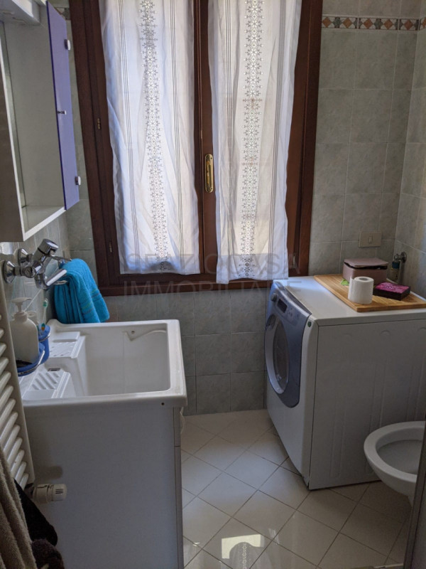 Adiacenze via Savonarola- Stefania Pilotto Immobiliare propone in affitto trilocale arredato di 7...