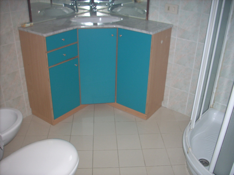 Adiacenze via Savonarola- Stefania Pilotto Immobiliare propone in affitto trilocale arredato di 7...