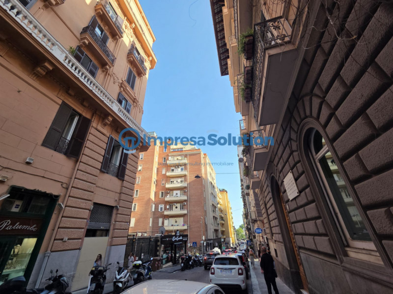 AFFITTI Locali commerciali a Napoli – foto 1