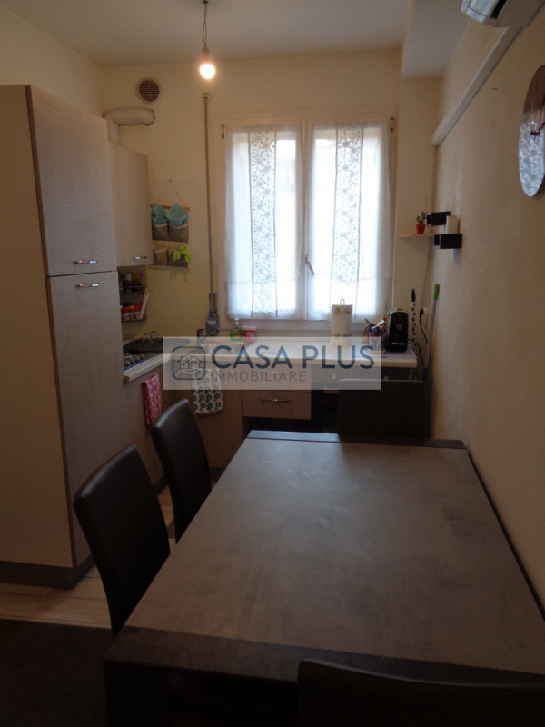 In  piccola e curata palazzina di recente ristrutturazione ELEGANTE MIDI-APPARTAMENTO climatizzat...