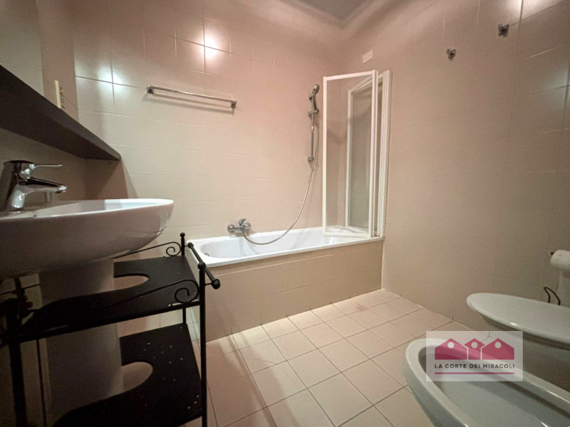 PONTE DEGLI ANGELI: BICAMERE + STUDIO, P.1°, MQ. 100, CUCINA ABITABILE ED ARREDATA, SOGGIORNO, 2 ...