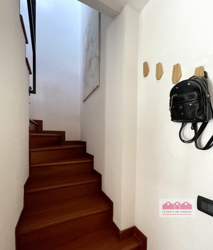 CENTRO STORICO: IN UNA DELLE ZONE PIÙ ESCLUSIVE DI VICENZA E IN CONTESTO SIGNORILE ED SILENZIOSO,...