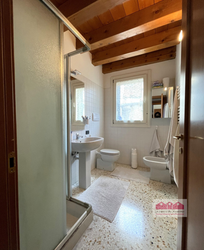 CENTRO STORICO: IN UNA DELLE ZONE PIÙ ESCLUSIVE DI VICENZA E IN CONTESTO SIGNORILE ED SILENZIOSO,...