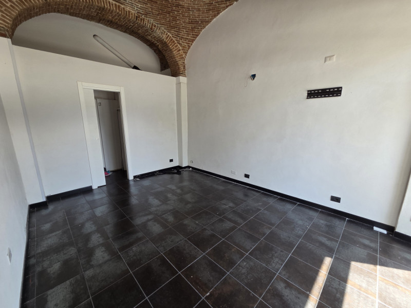 AFFITTI Locali commerciali a Savona – foto 1
