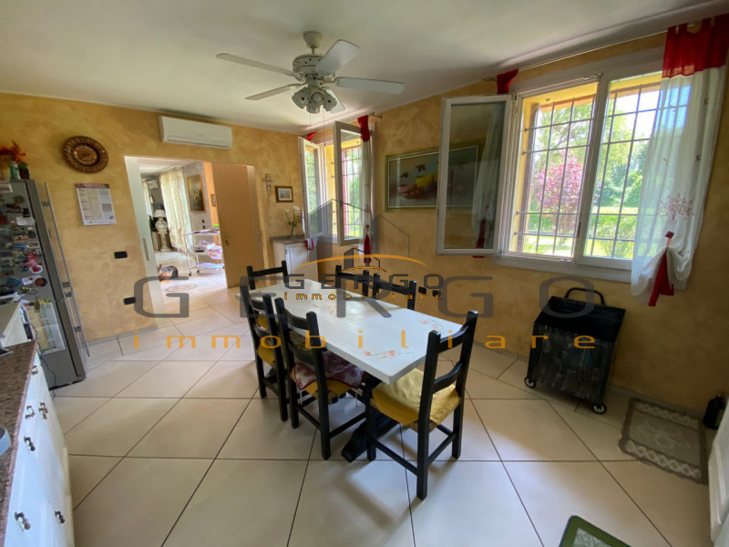 (Per INFO Cristina 3389226442) Ad Albignasego, in zona tranquilla e vicina al centro, proponiamo ...