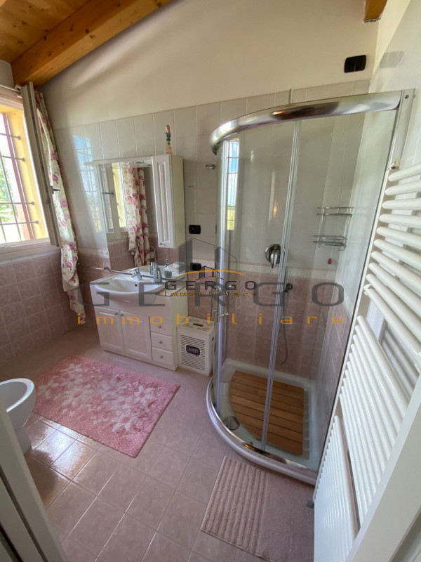 (Per INFO Cristina 3389226442) Ad Albignasego, in zona tranquilla e vicina al centro, proponiamo ...