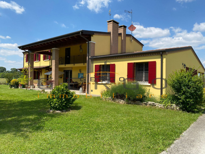 (Per INFO Cristina 3389226442) Ad Albignasego, in zona tranquilla e vicina al centro, proponiamo ...