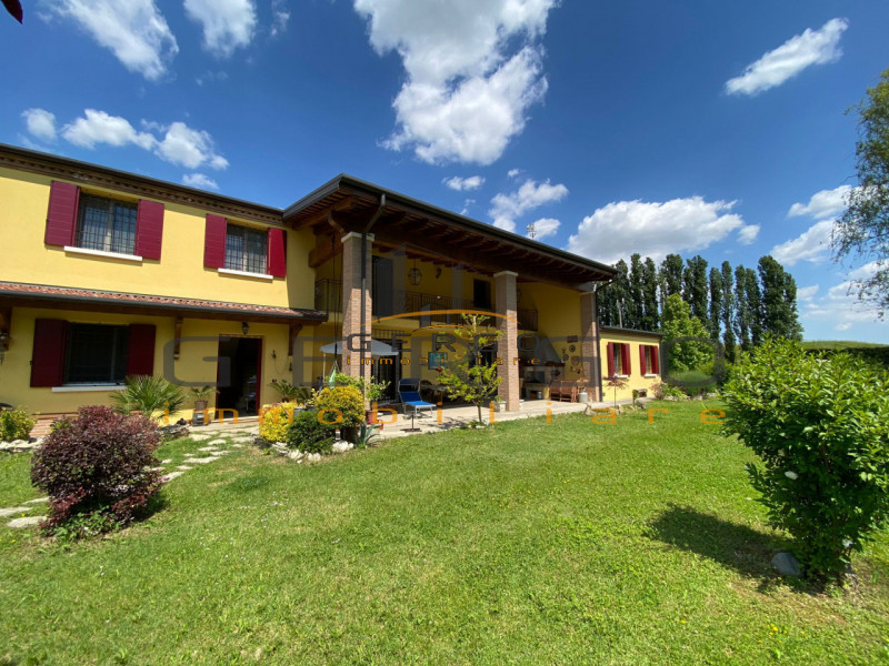 (Per INFO Cristina 3389226442) Ad Albignasego, in zona tranquilla e vicina al centro, proponiamo ...