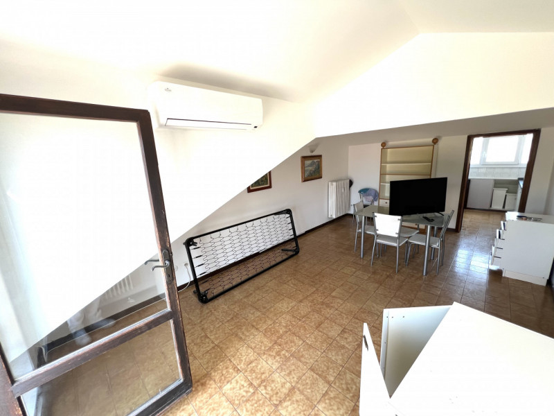 (Per INFO Cristina 3389226442) A Padova, zona Savonarola, in palazzina con ascensore, proponiamo ...