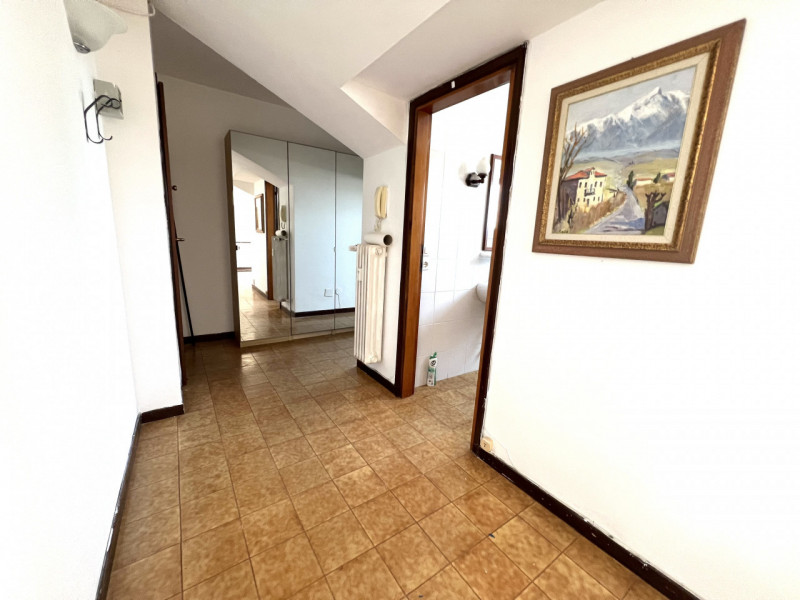 (Per INFO Cristina 3389226442) A Padova, zona Savonarola, in palazzina con ascensore, proponiamo ...
