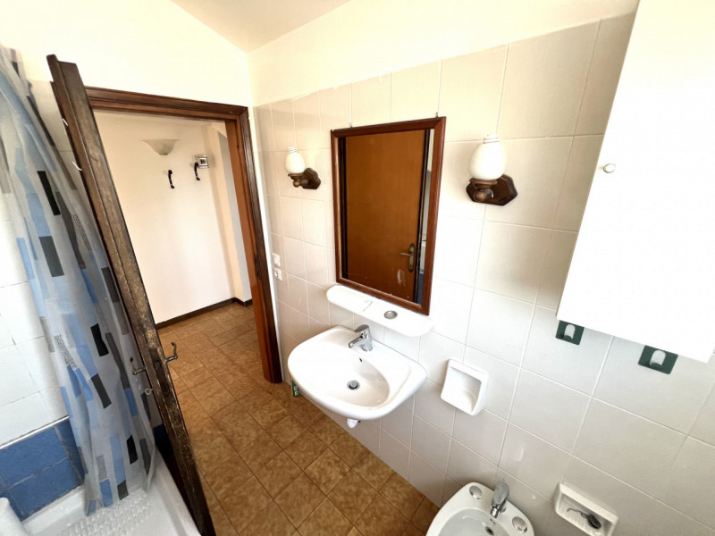 (Per INFO Cristina 3389226442) A Padova, zona Savonarola, in palazzina con ascensore, proponiamo ...