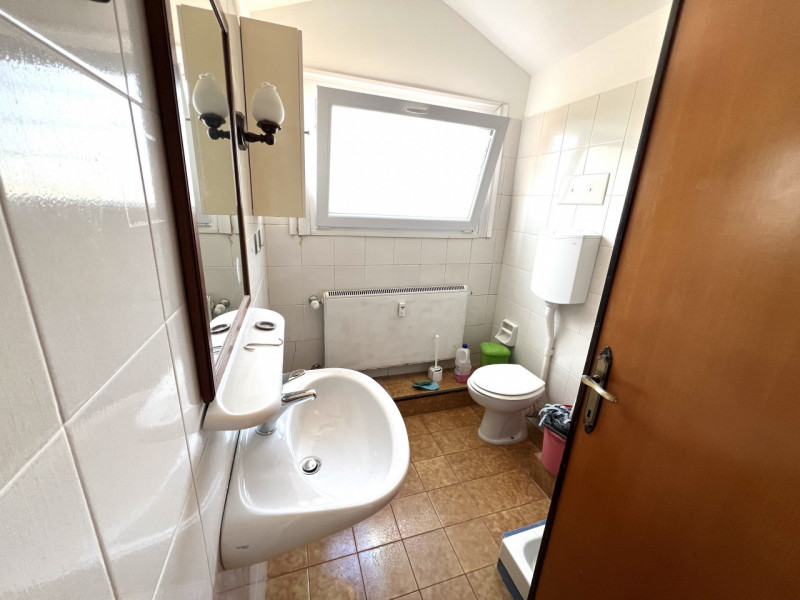 (Per INFO Cristina 3389226442) A Padova, zona Savonarola, in palazzina con ascensore, proponiamo ...