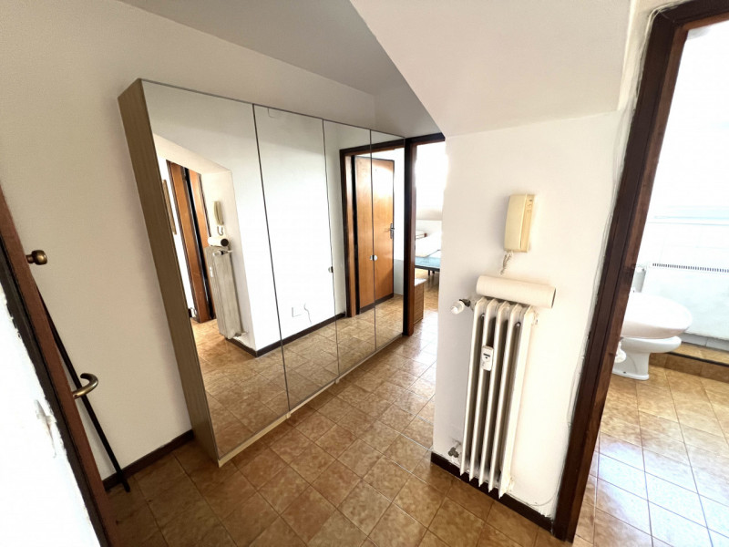 (Per INFO Cristina 3389226442) A Padova, zona Savonarola, in palazzina con ascensore, proponiamo ...