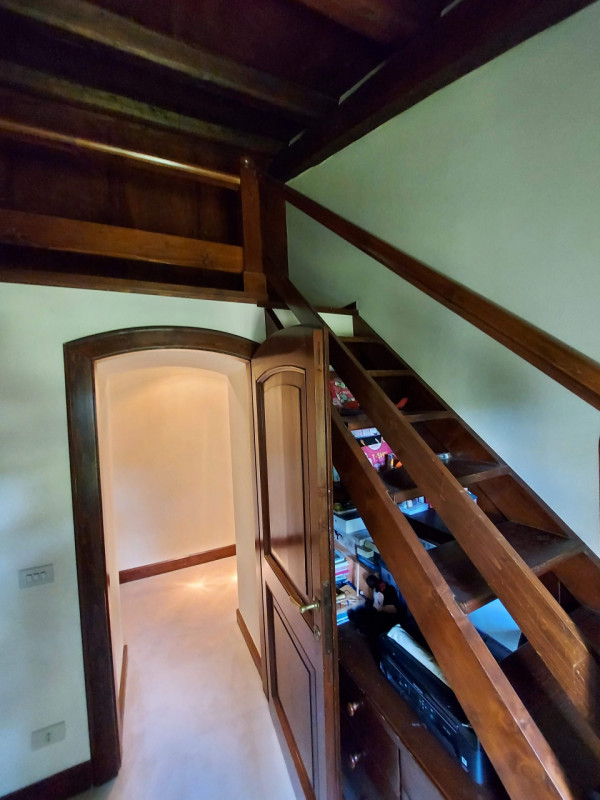 Scoprite questa straordinaria villa padronale situata nel cuore di Montegrotto Terme, una delle l...