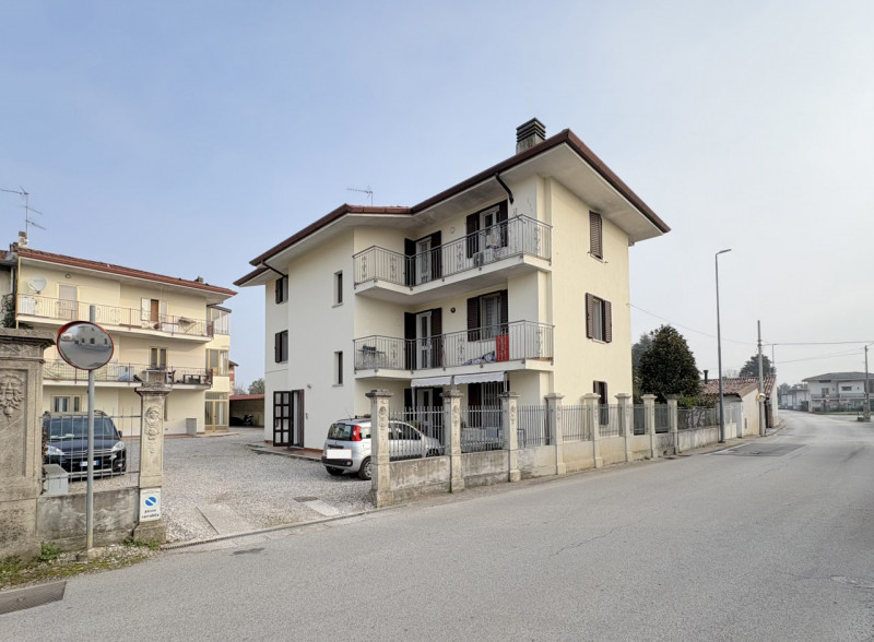 Pozzuolo del Friuli Vendita Appartamento trilocale
