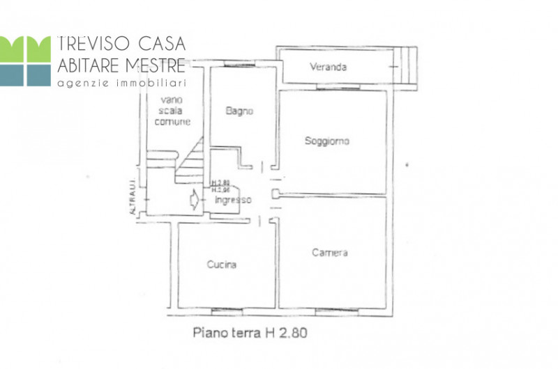 PROPONIAMO IN LOCAZIONE Alloggio a 1 Camera da letto, al piano Terra, facente parte di un fabbric...