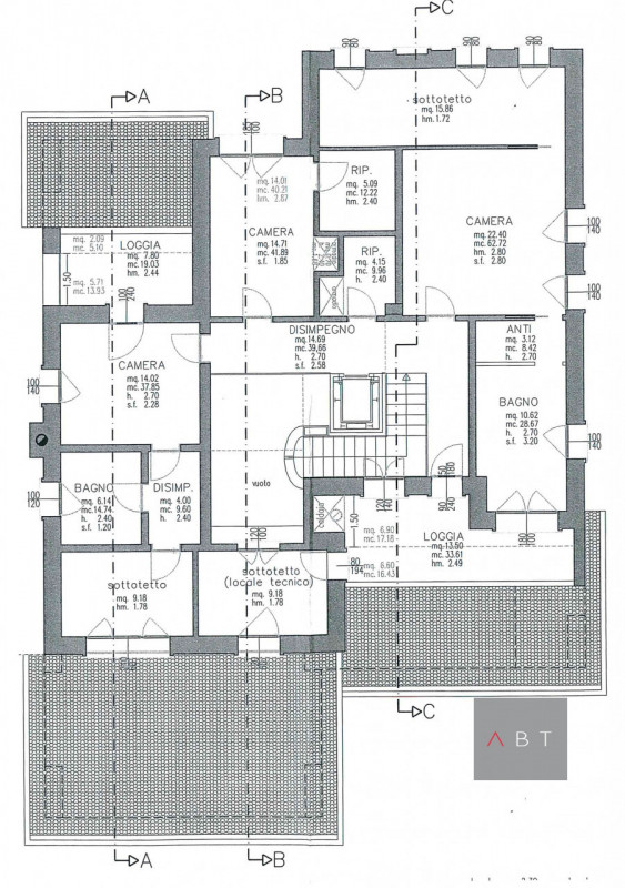 Situata in centro paese, villa singola al grezzo e composta di: ingresso, cucina, pranzo, salotto...