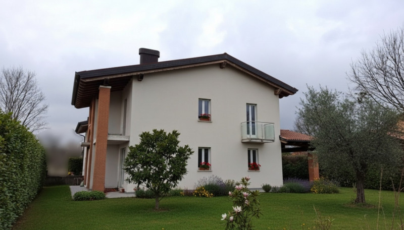 In zona residenziale tranquilla a Cassola, a pochi minuti dal centro di Bassano del Grappa, propo...