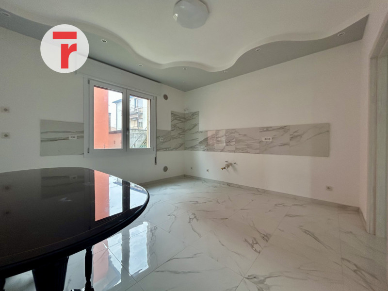 Cadoneghe - loc. Mejaniga. Immobile situato in centro a Mejaniga, a due passi dalla fermata dell'...