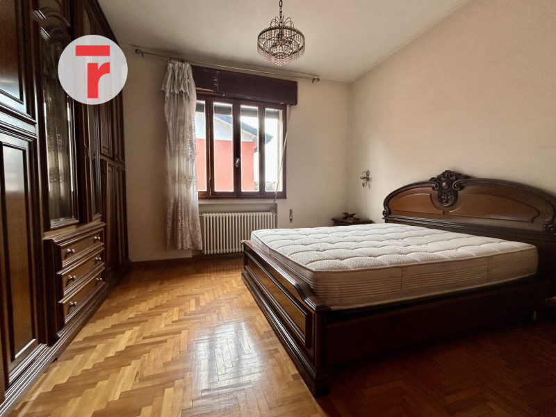 Cadoneghe - loc. Mejaniga. Immobile situato in centro a Mejaniga, a due passi dalla fermata dell'...