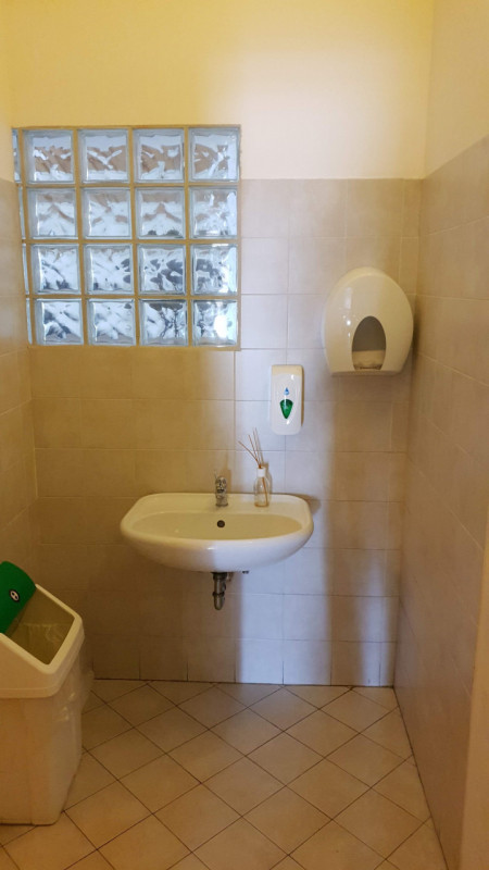 Situata in centro Paese, a mt.50 dalla Piazza Principale, proponiamo in Vendita Attività di Birre...