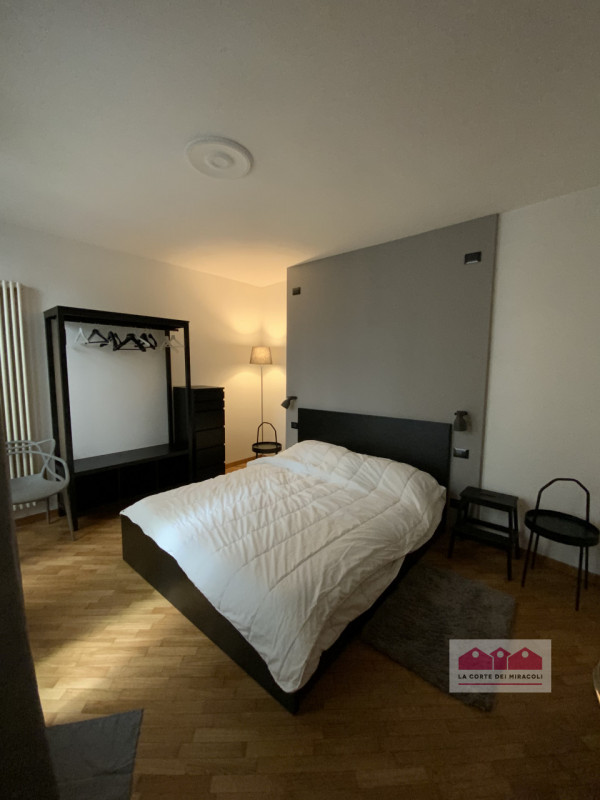 SOLO LOCAZIONE TRANSITORIA DA 6 A 12 MESI - PIAZZA DELLE ERBE: MINI SPAZIOSO ARREDATO E CORREDATO...