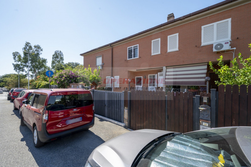 VENDITE Ville singole o a schiera a Roma – foto 1