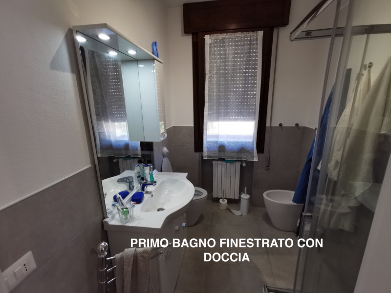 Disponibili 3 POSTI LETTO 

Poco distante dal centro di Legnaro e dal campus Agripolis, c.a 10 Mi...