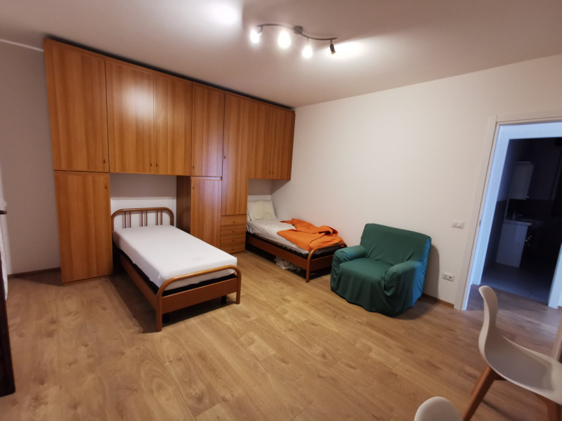 Disponibili 3 POSTI LETTO 

Poco distante dal centro di Legnaro e dal campus Agripolis, c.a 10 Mi...