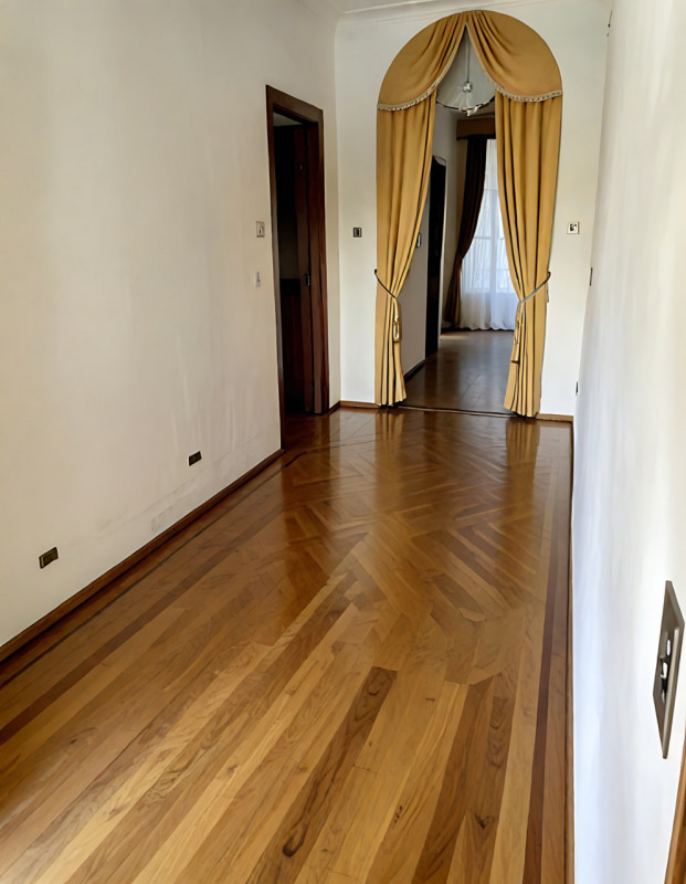 (Per INFO 388 892 0530) A Cornuda, in posizione centrale, proponiamo in vendita immobile di prest...