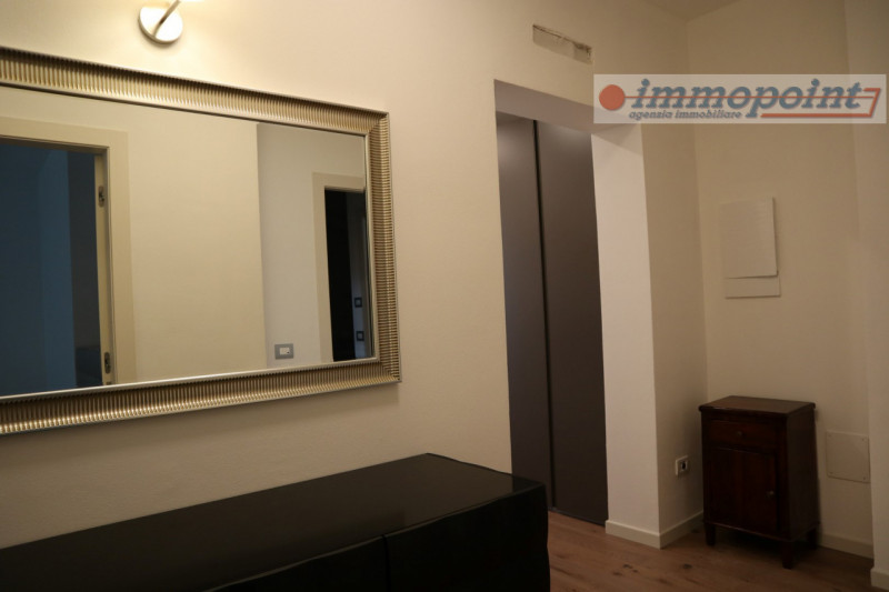 Situato in zona centrale di Rosà, appartamento al piano terra rialzato recentemente ristrutturato...