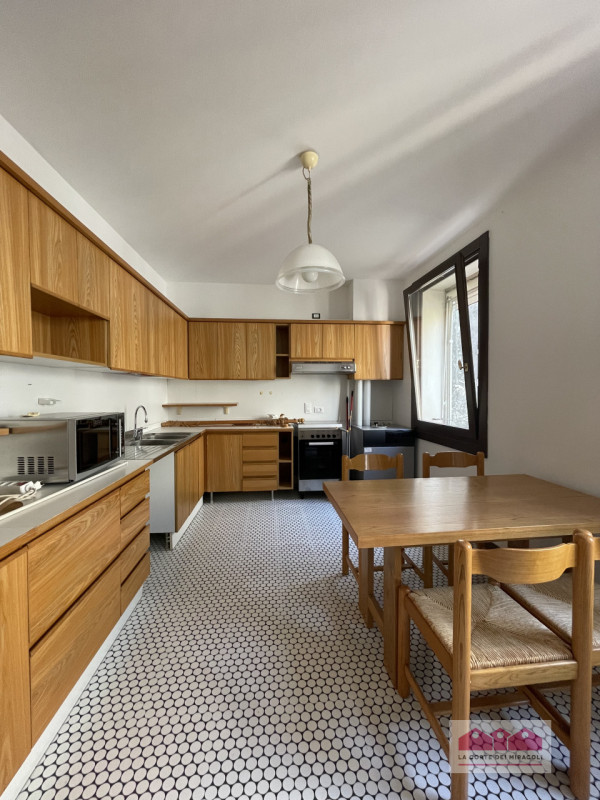 DISPONIBILE DA MAGGIO 2026 - CENTRO STORICO: TRICAMERE DUPLEX ALL' ULTIMO PIANO CON ASCENSORE. CA...