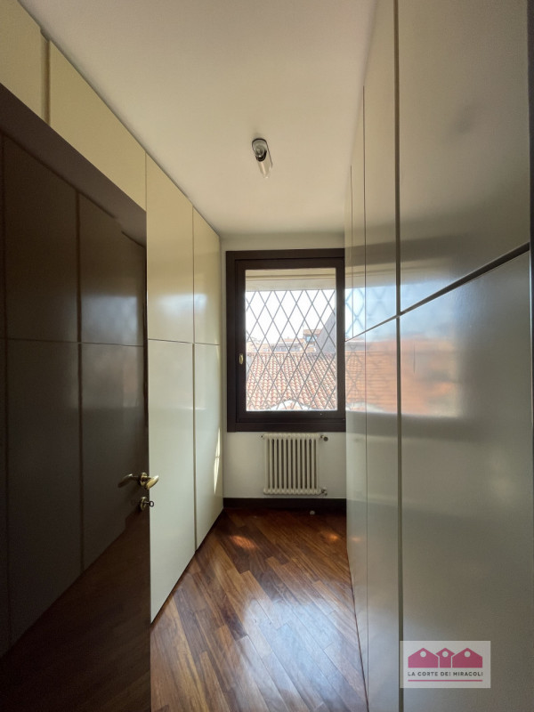 DISPONIBILE DA MAGGIO 2026 - CENTRO STORICO: TRICAMERE DUPLEX ALL' ULTIMO PIANO CON ASCENSORE. CA...