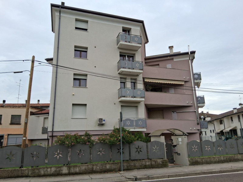 Santa Croce Bigolina. Eccolo! L'appartamento che stavi aspettando: comodo a tutto, ai negozi, all...